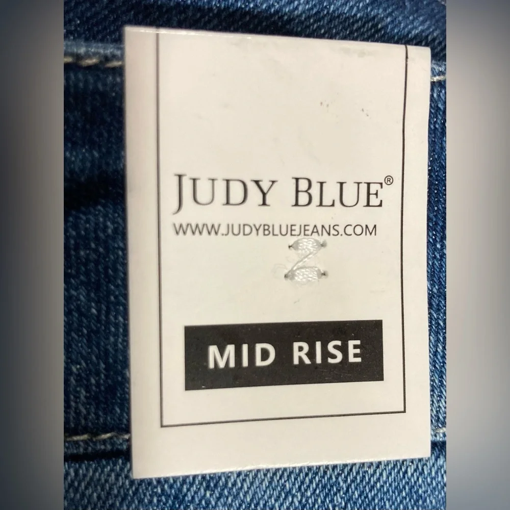 NWT Judy Blue Mid-Rise Blue Jeans  Zipper/Button Size Large 11/13